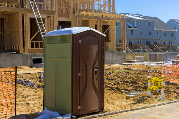 Porta potty delivery and setup in Planada, CA